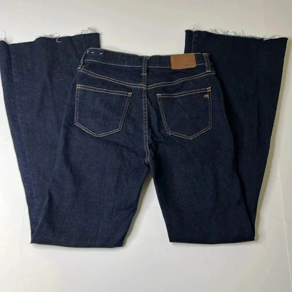 Madewell flee market flare with blue wash size 26 and 32 inseam - Picture 3 of 10